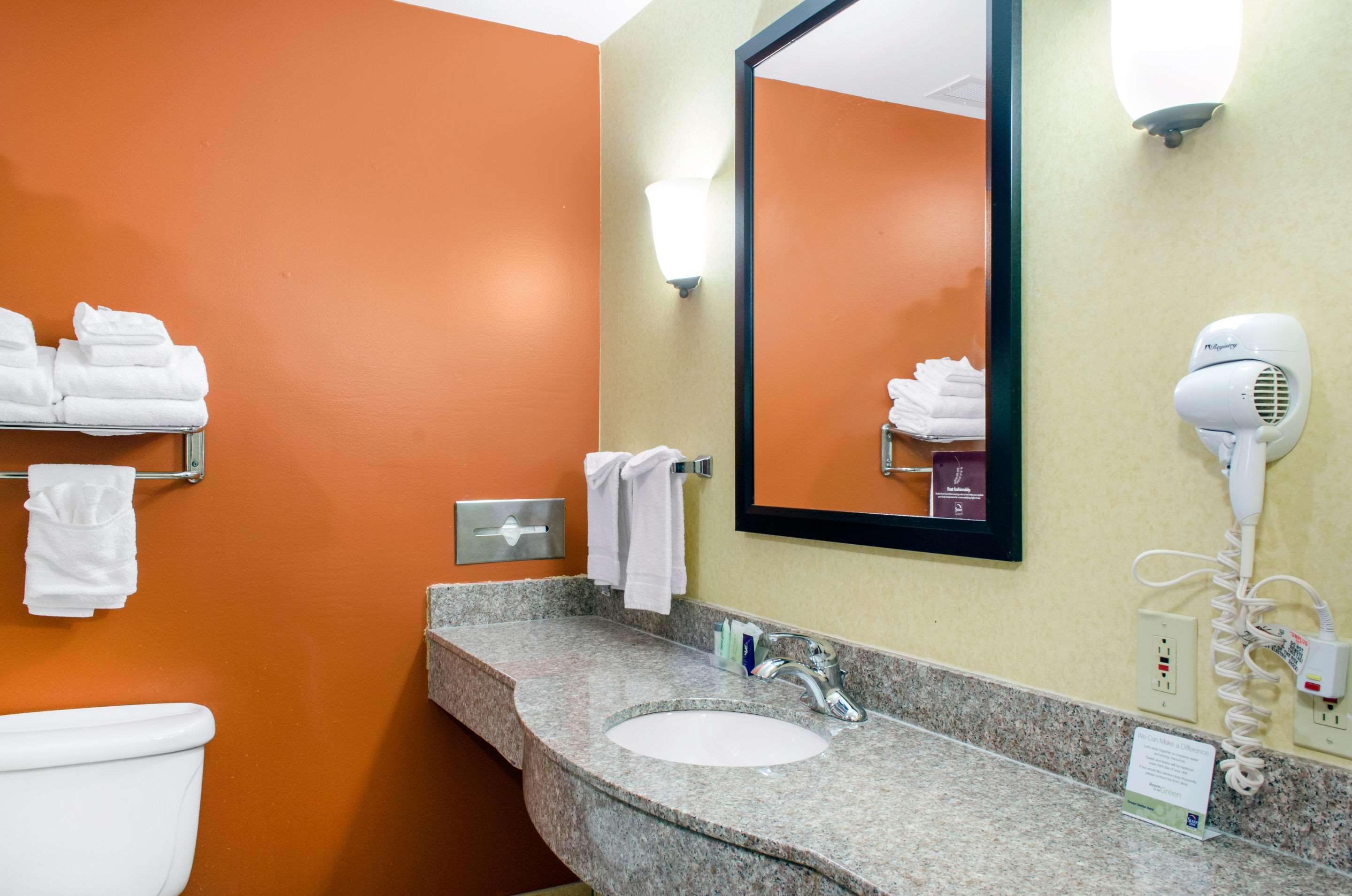 Sleep Inn & Suites East Chase Монтгомери Экстерьер фото