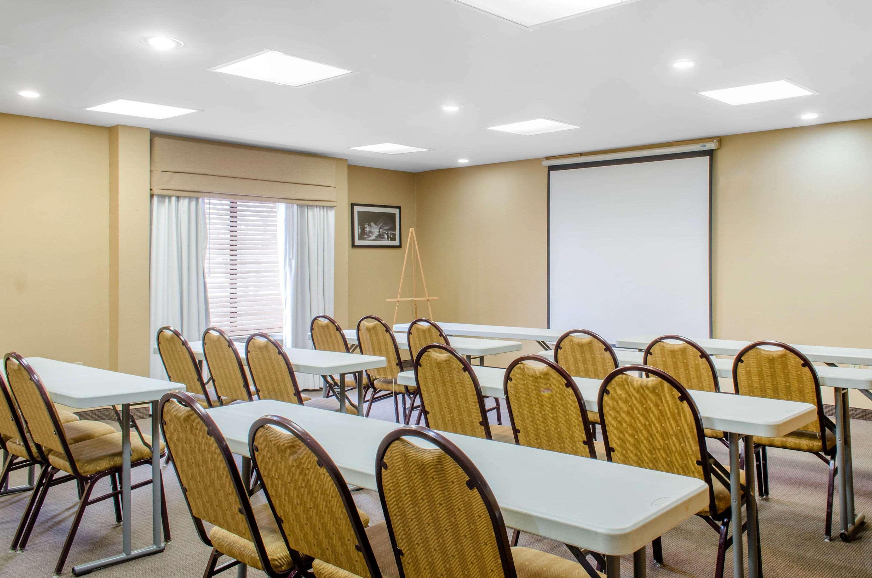 Sleep Inn & Suites East Chase Монтгомери Экстерьер фото