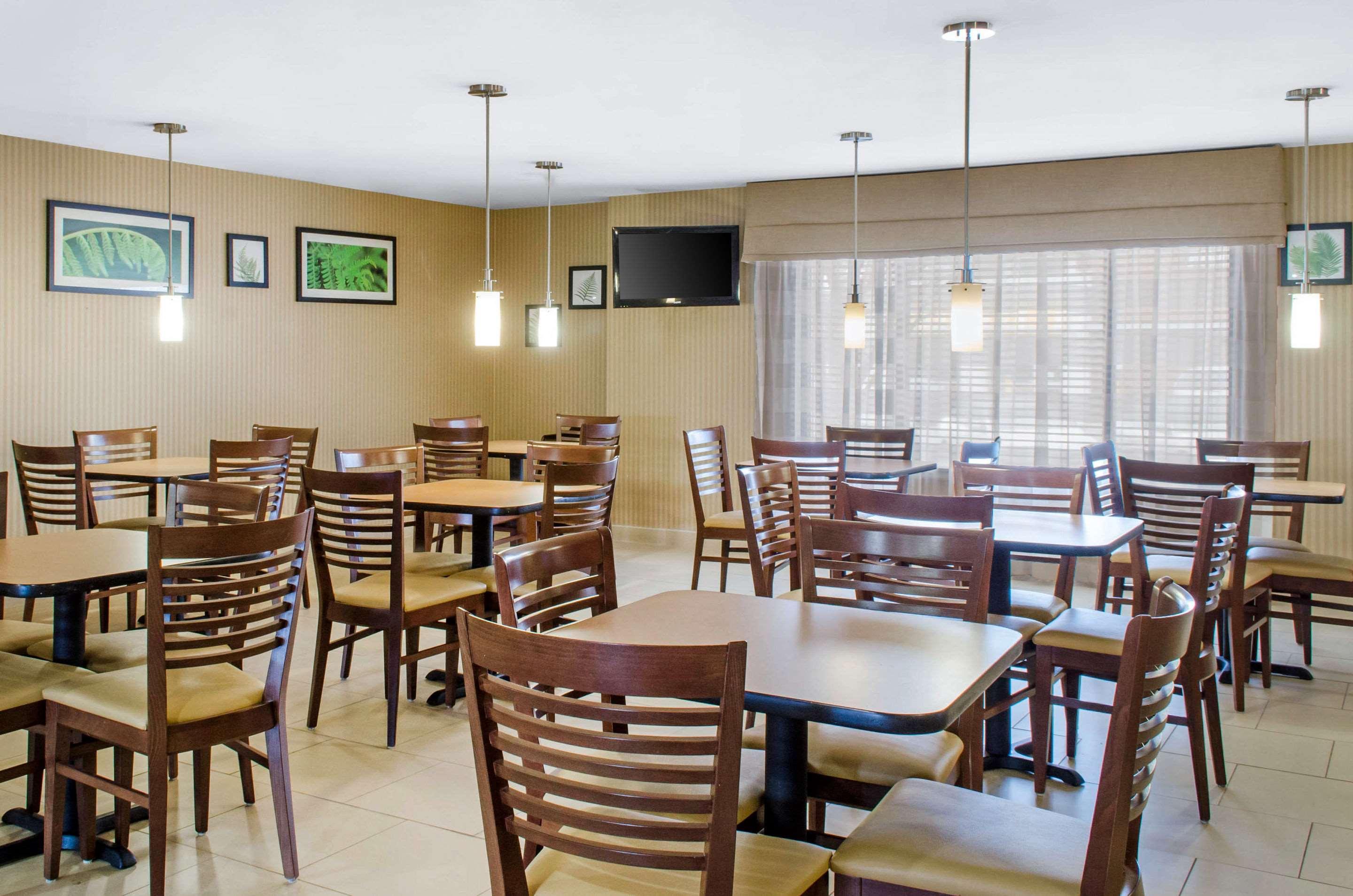 Sleep Inn & Suites East Chase Монтгомери Экстерьер фото